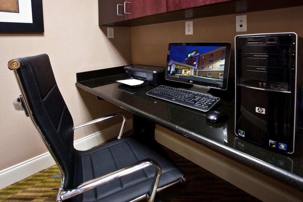 Holiday Inn Express Palatka Northwest By Ihg Экстерьер фото